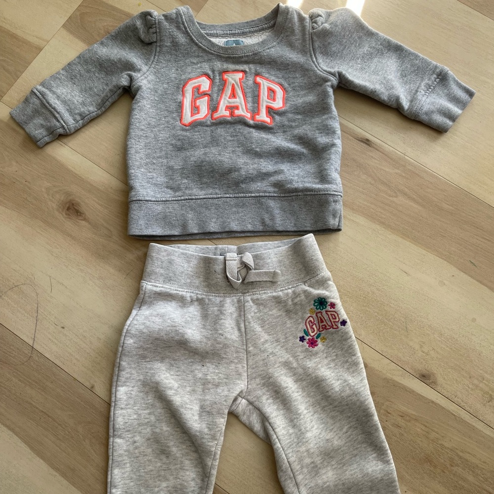 Baby Gap fleece outfit 12 - 18 months